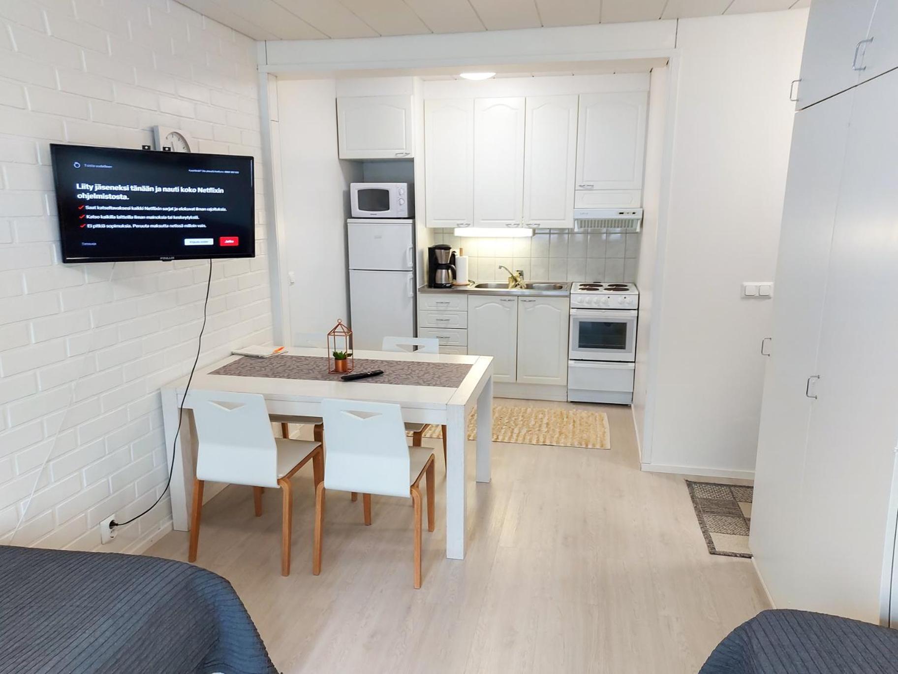 Apartamento Tuurin Yoesaeiloe Exterior foto